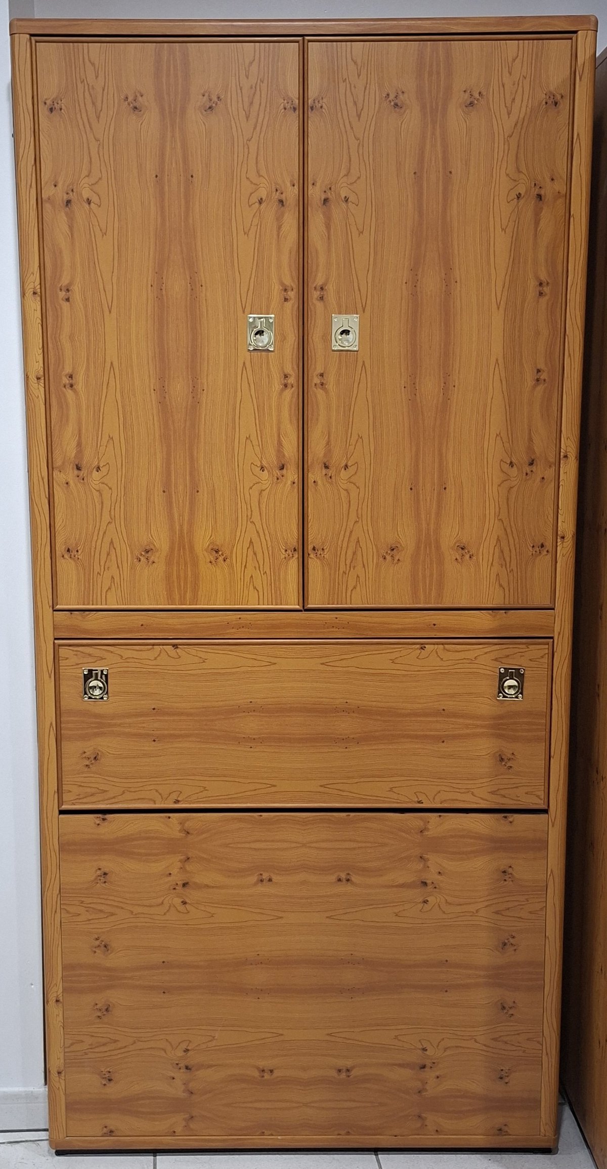 Aufbewahrungsmöbel